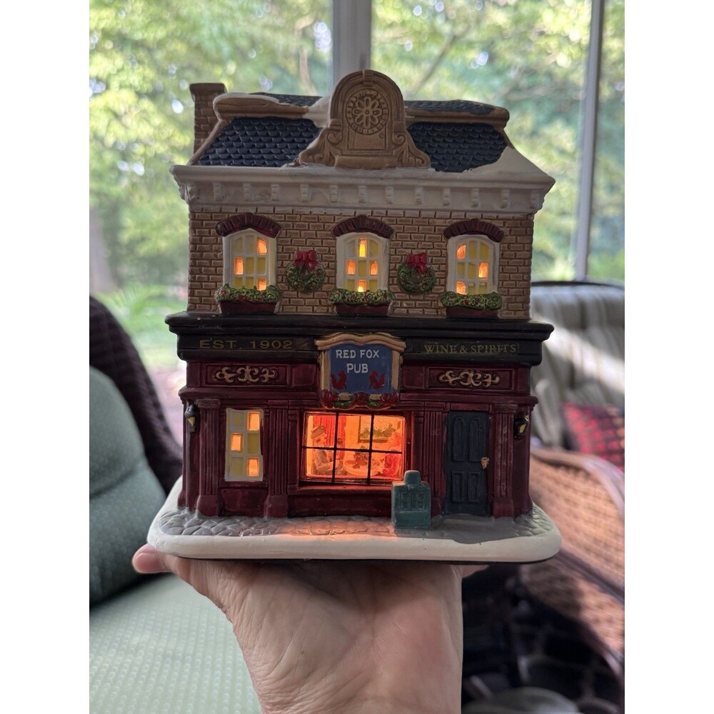 Victorian Vintage Collectibles Red Fox Pub Lighted House 2016 Edition Holiday
